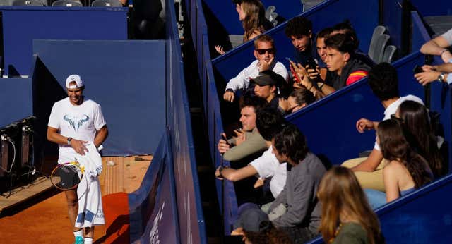 Rafael Nadal da un paso más hacia su regreso y será en casa: ya practica el saque en las pistas del Godó