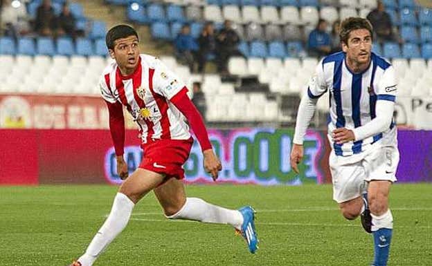 Hicham Khaloua y Markel, dos de los goleadores en aquel Almería-Real Sociedad que terminó 4-3.  Diario de Almería