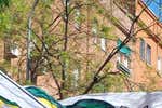 Casi 30 grados, un sol de justicia y cientos de vallecanos defendiendo su barrio: «¡No nos moverán!»