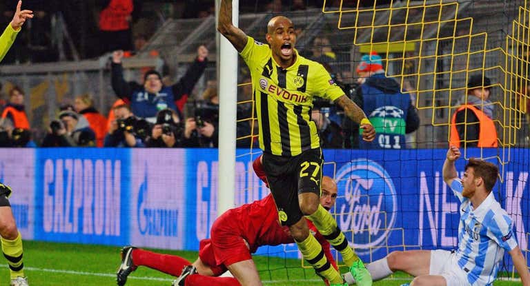 Felipe Santana celebra el gol histórico ante el Málaga.