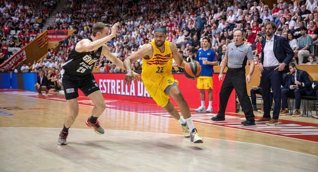Jabari Parker y un Laprovittola decisivo evitan el susto del Barça en Fontajau