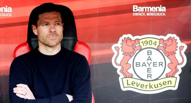 Tres centrales y una estrategia ‘anticultural’ de Xabi Alonso para obrar el milagro del Bayer Leverkusen