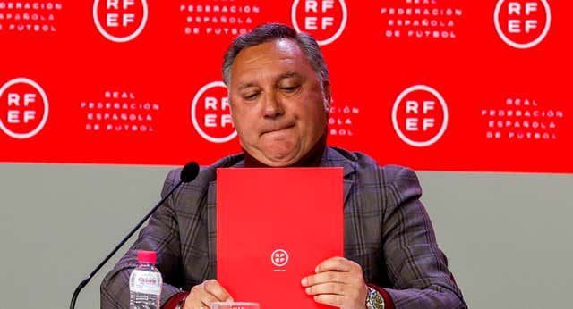 Florentino y Laporta se salvan del embrollo de la RFEF; Medina Cantalejo no puede decir lo mismo