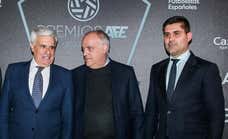 Los 'barones' conspiran para frenar a Tebas y ver si hay Plan B a Pedro Rocha o se entregan a FIFA y Silvero