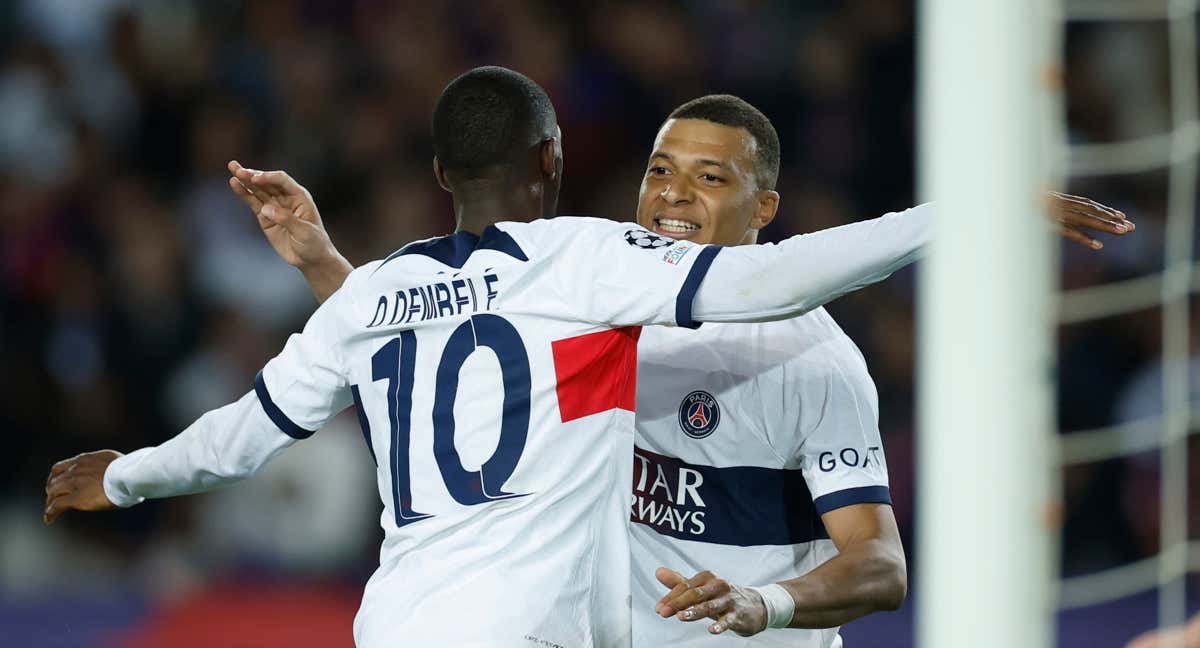 Dembelé y Mbappe celebran uno de los goles del PSG. /EFE