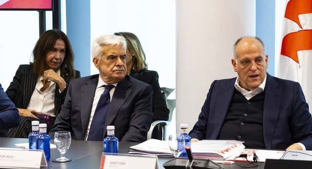 La RFEF sale en defensa de Pedro Rocha (sin citarlo) y toda su Gestora, atacando al Gobierno, y «el presidente electo» lo aplaude