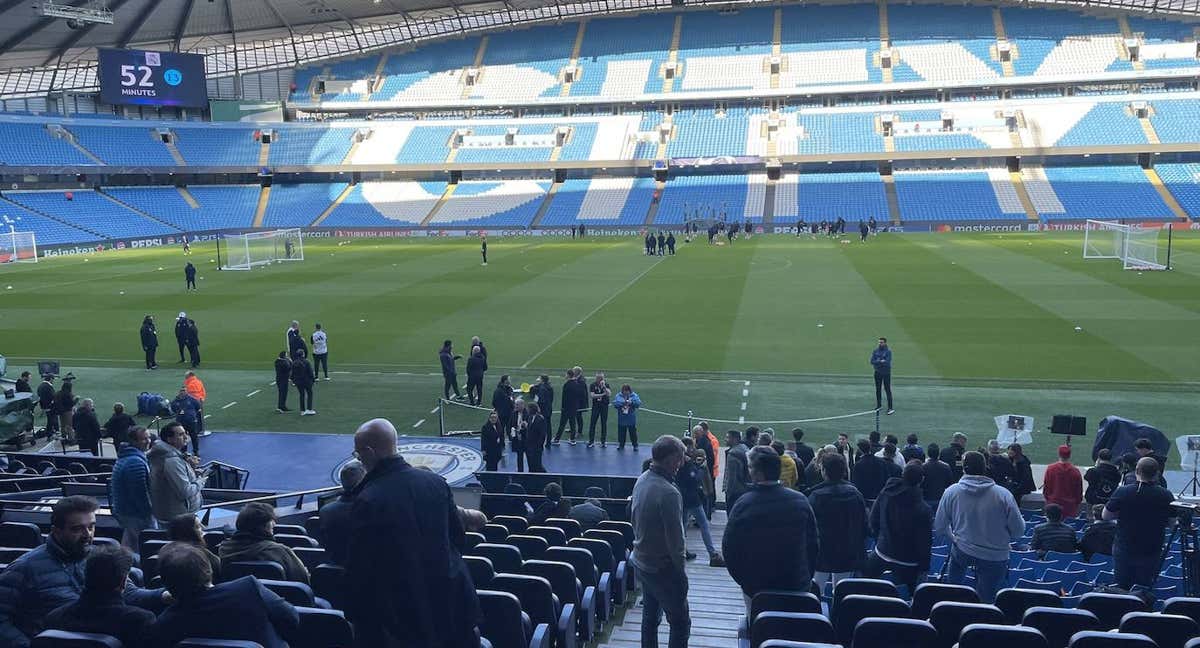 El séquito del Real Madrid, en el Etihad./RELEVO