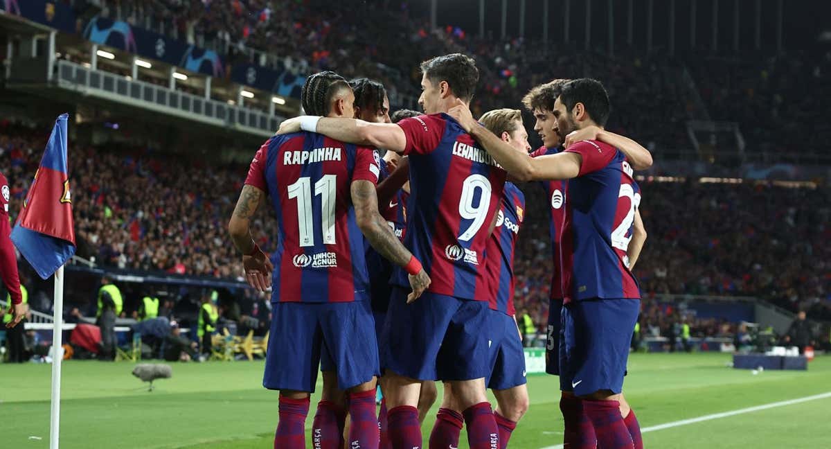 El equipo celebra el gol de Raphinha contra el PSG./AFP