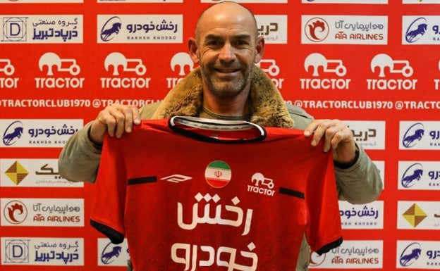 Paco Jémez, en la presentación con su antiguo equipo Tractor Sazi