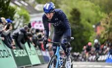 Stephen Williams se lleva una Flecha Valona que prolonga la crisis de Movistar Team