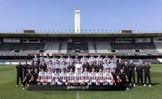 ¿Qué hace un perro en la foto de grupo del Castellón? Óscar es uno más y mascota del enemigo de Doncic: «Te hace más atractivo»
