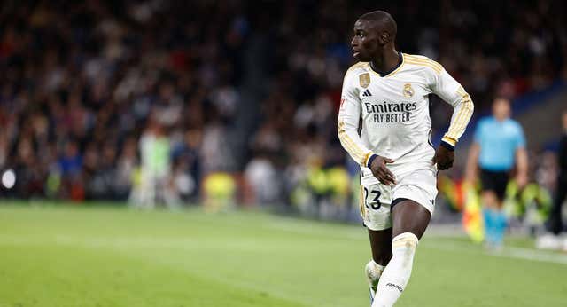 Mendy, duda para el Clásico