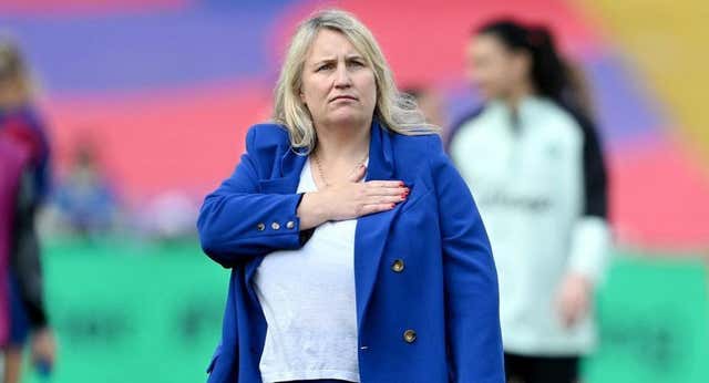 Inglaterra aplaude a Emma Hayes tras ganar al “gigante” Barça y prepara un infierno en Stamford Bridge