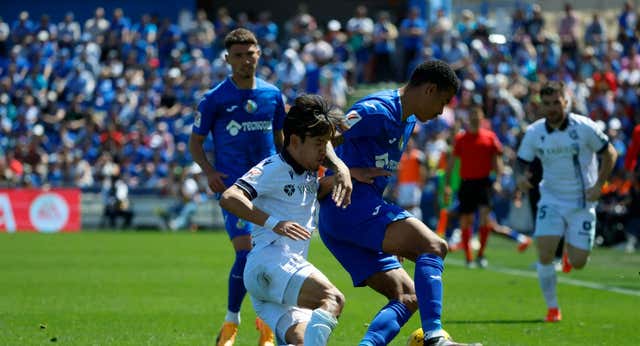 La afición de la Real Sociedad la toma con Greenwood con insultos muy graves