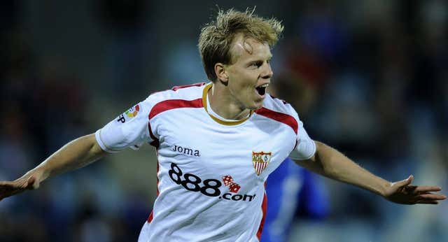 Tom de Mul no olvida su primera pretemporada con el Sevilla: «Había 45 grados y se me redujeron las botas»