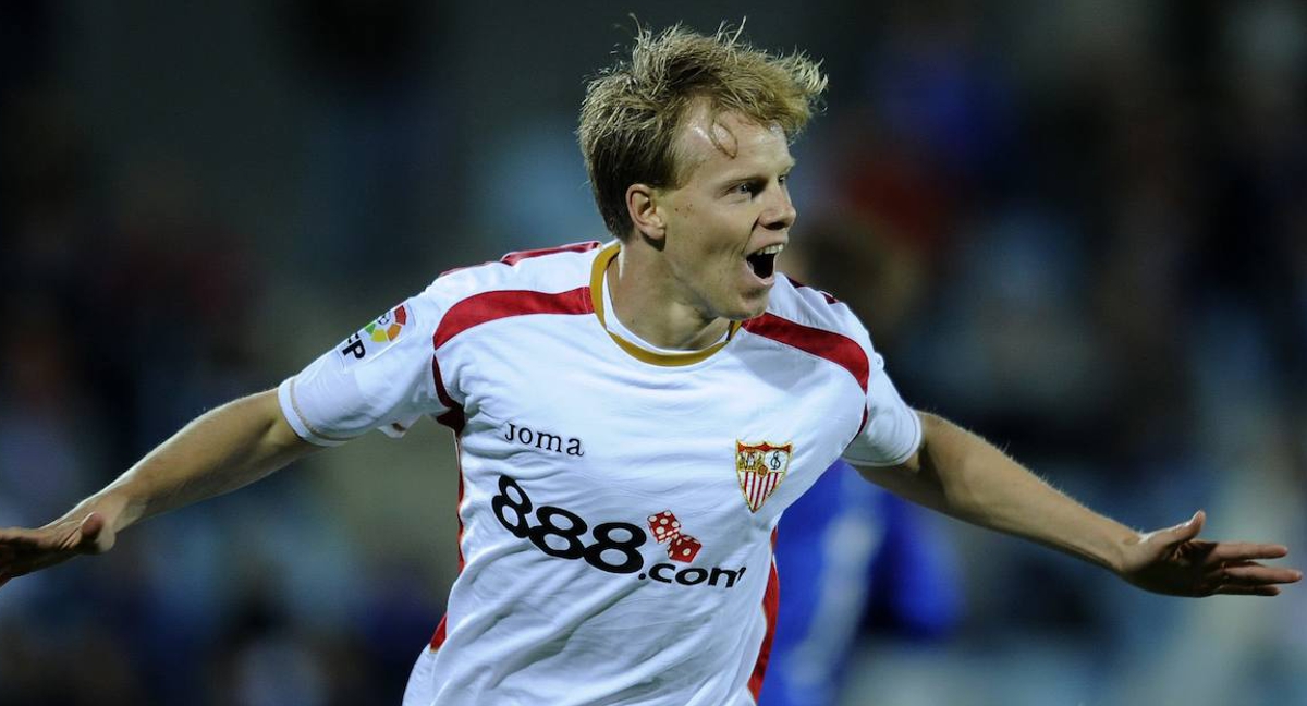 Tom de Mul celebra un gol con el Sevilla..