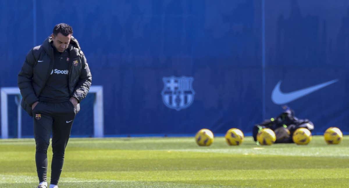Xavi, pensativo durante el entrenamiento.
