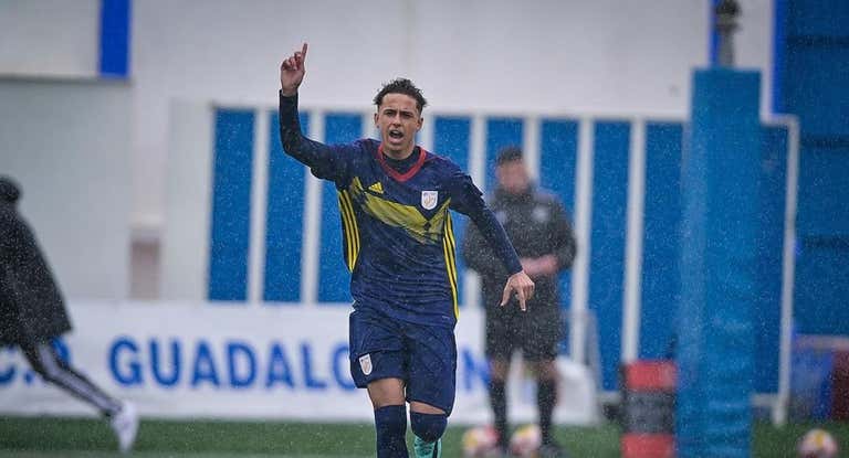 Joel Pérez celebra un gol con el Nàstic.