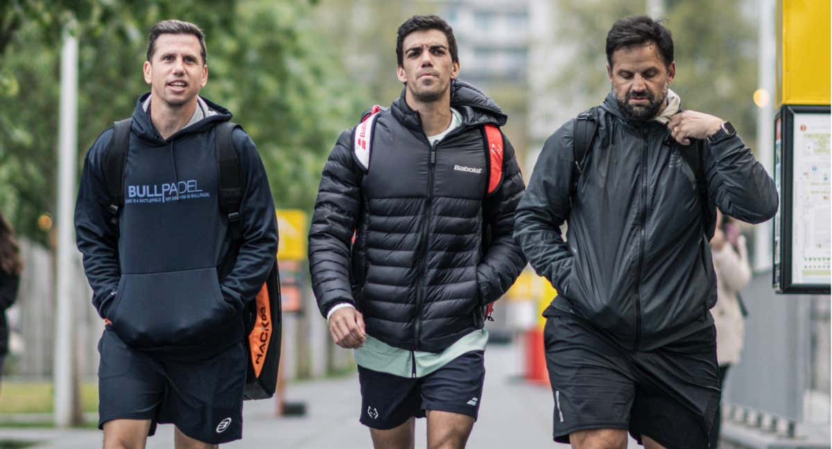 Paquito Navarro, Juan Lebrón y Rodri Ovide, en Bruselas. /PREMIER PADEL