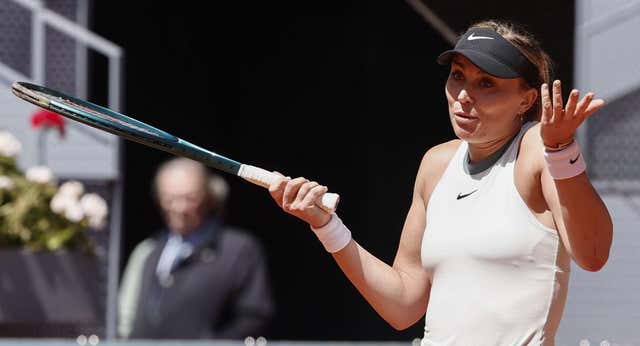 Paula Badosa lo intenta, pero su tenis no está ahí