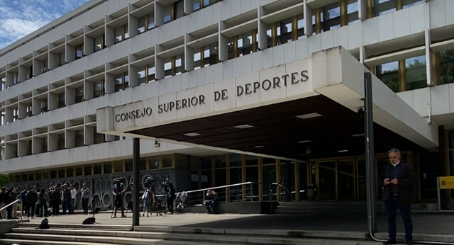 La ‘comisión que aún no existe’, la falsa amenaza de UEFA-FIFA y otras verdades a medias para entender el pulso del Gobierno y la RFEF