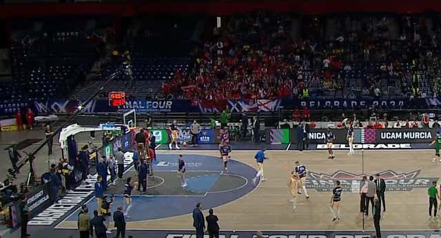 Un aro roto pone en jaque el inicio del UCAM Murcia – Unicaja de la final four de la BCL