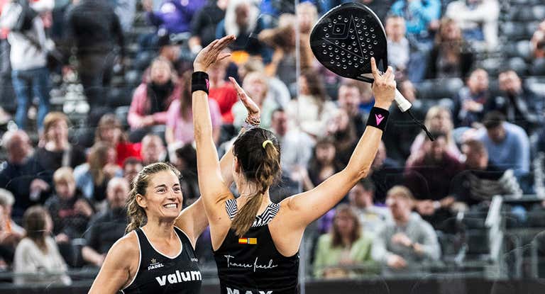 Ale Salazar y Tamara Icardo celebrando su pase a semifinales.
