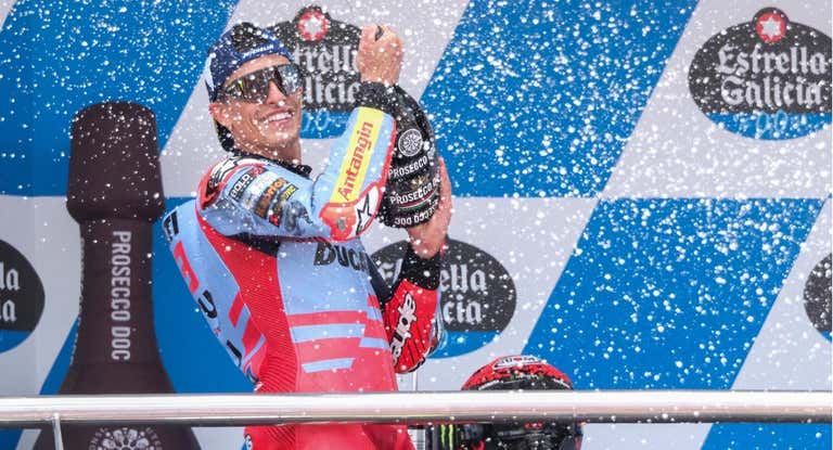 Marc Márquez en el podio.