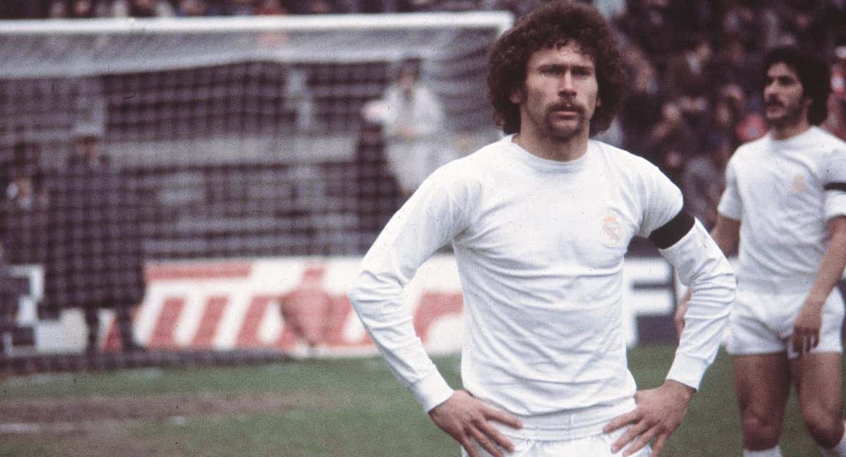 Paul Breitner, en un partido con el Real Madrid. /ABC