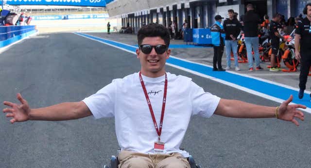 Carlos Tatay recuerda su última victoria en Jerez: «Dejar el motociclismo después de la lesión con una victoria es increíble»