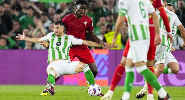 El Betis se aleja de Guido… y el Barcelona lo tiene en la recámara