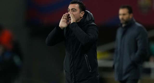 El aviso de Xavi a sus jugadores tras los errores ante el Valencia: «Tenemos que competir mejor en el futuro para volver a ganar»