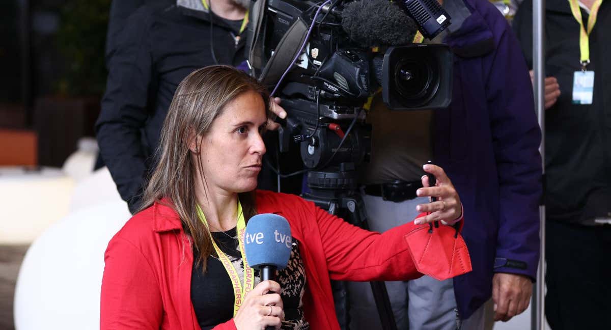 Anabel Medina en una retransmisión de RTVE./Getty