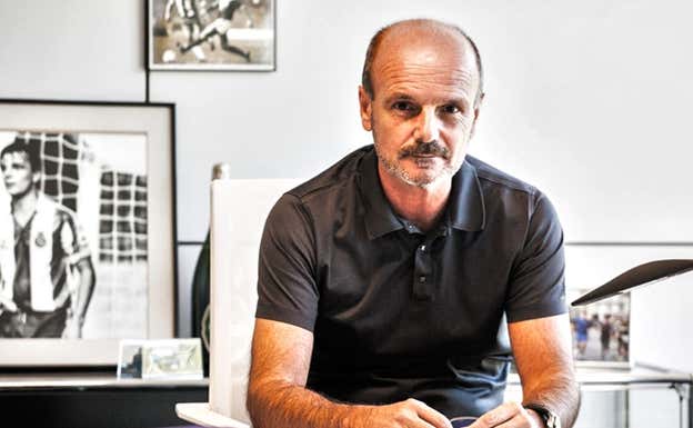 Iñaki Ibáñez, en su despacho.  IDUBGLOBAL