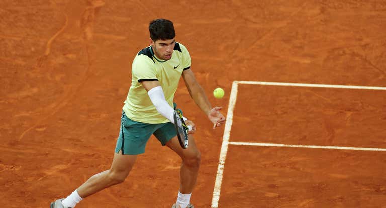 Carlos Alcaraz es uno de los principales maestros en el arte de la dejada, la mayoría con efecto cortado.