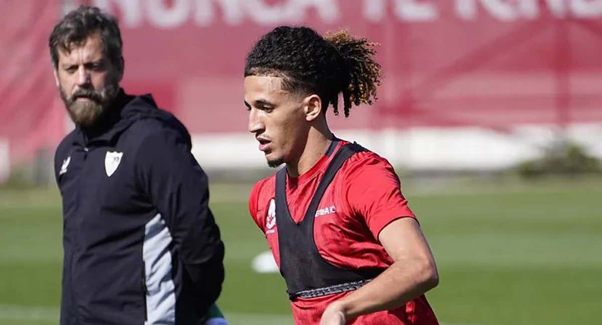 Hannibal, durante un entrenamiento del Sevilla./ABC