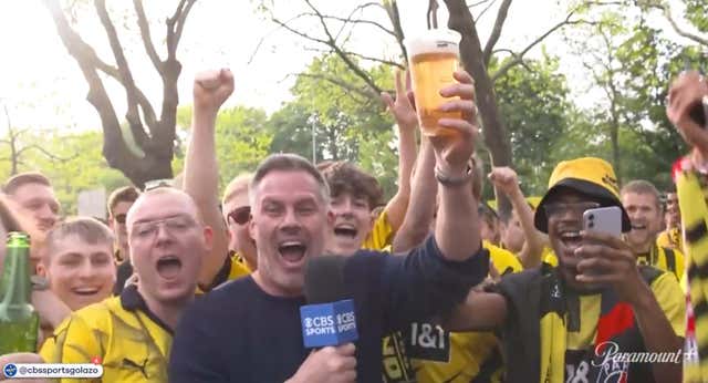 La loca aventura de Jamie Carragher en el Dormtund – PSG: un aficionado más, ocho cervezas y una entrevista no pactada