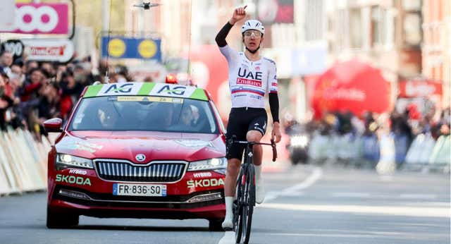 Qué bicicleta lleva Pogacar en el Giro de Italia 2024