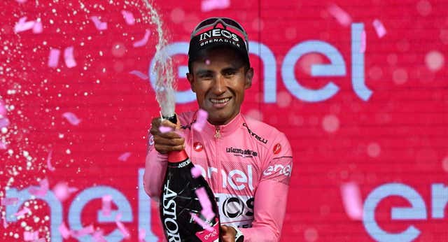 El ecuatoriano Jhonatan Narváez sorprende a Pogacar y es el primer ‘maglia rosa’ del Giro 2024