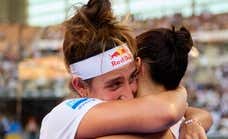 Bea González y Delfi Brea golean a las números uno en la Cartuja y consiguen su tercer título de la temporada