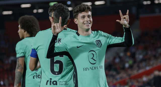 Riquelme iguala los números de Girona y acepta el reto de Simeone