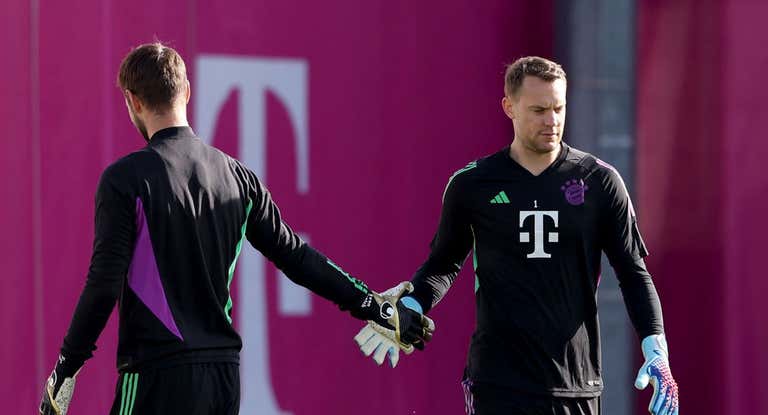 Manuel Neuer y su suplente, Sven Ulreich, durante un entrenamiento.