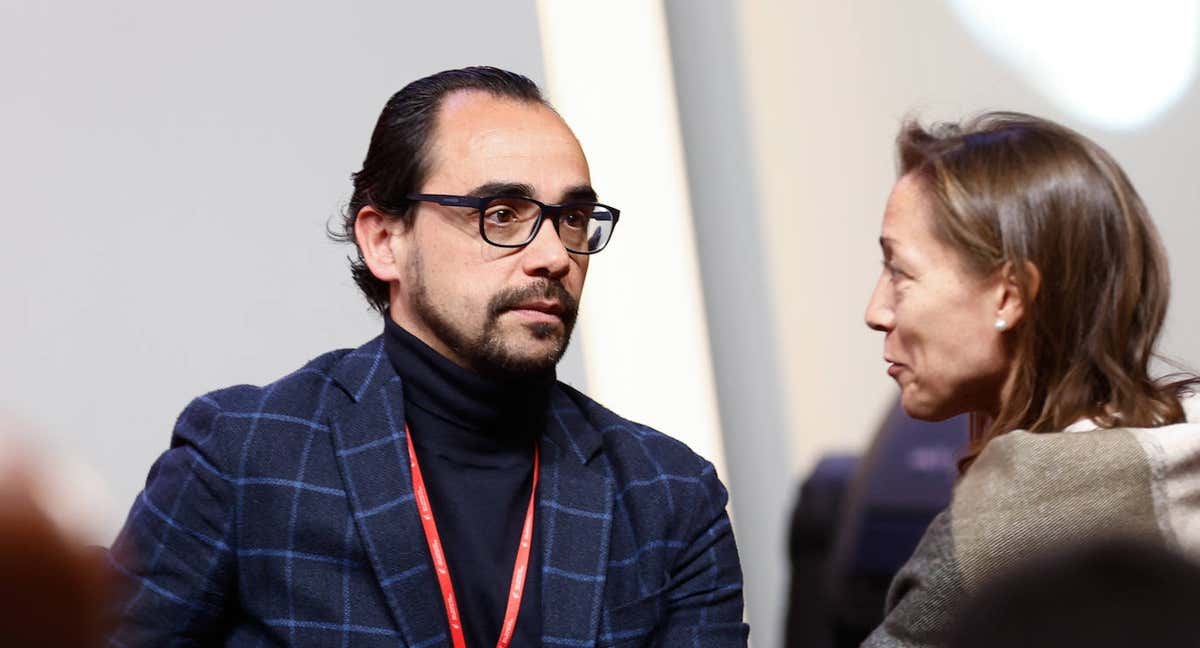 Alfredo Olivares y Elvira Andrés durante una rueda de prensa de la RFEF. /Oscar J. Barroso / AFP7 via Getty Images