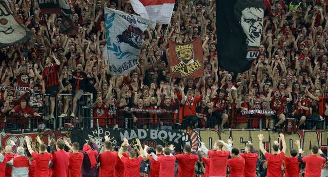 El Leverkusen aprende cómo se la gastan los italianos y la Atalanta espera