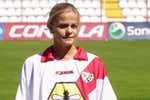 Cómo ha ido cambiando el material deportivo en el fútbol femenino: «Teníamos que cortar el braguero del pantalón...»