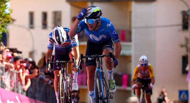 Pelayo Sánchez se corona en el Giro con una victoria para la eternidad
