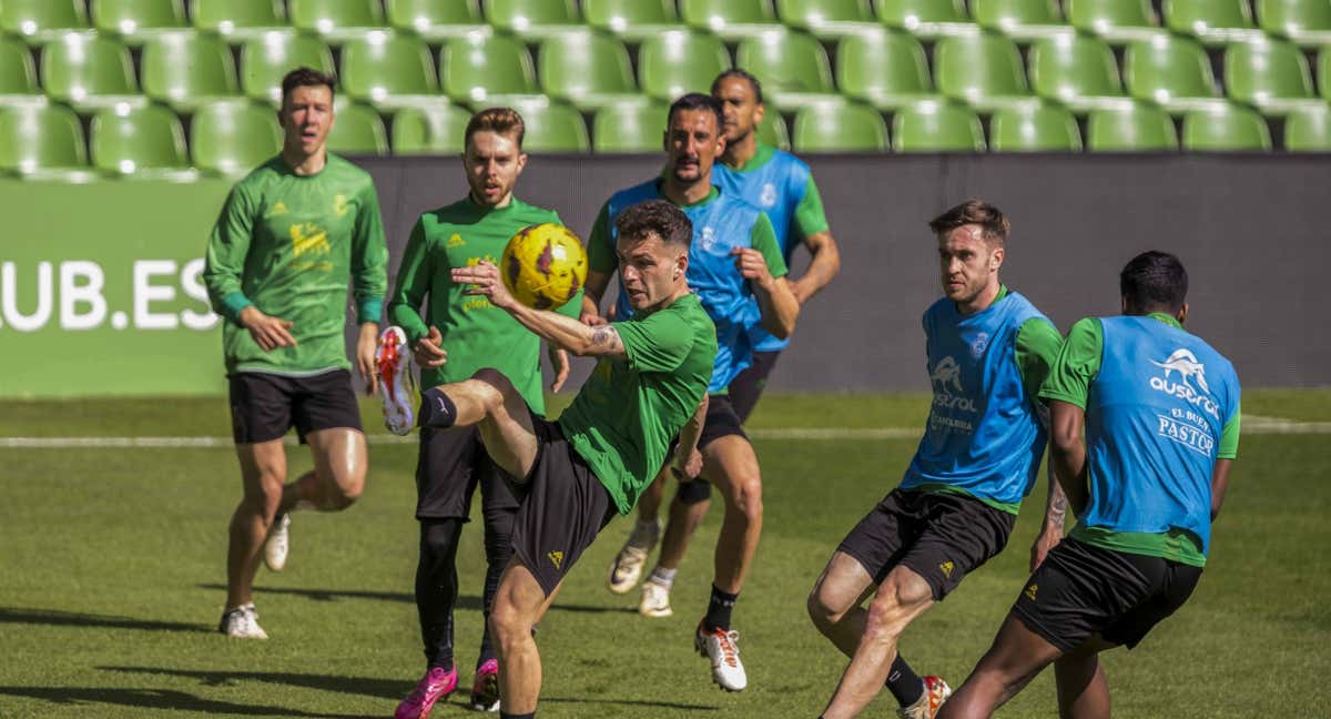 Sesión de entrenamiento del Racing de Santander.