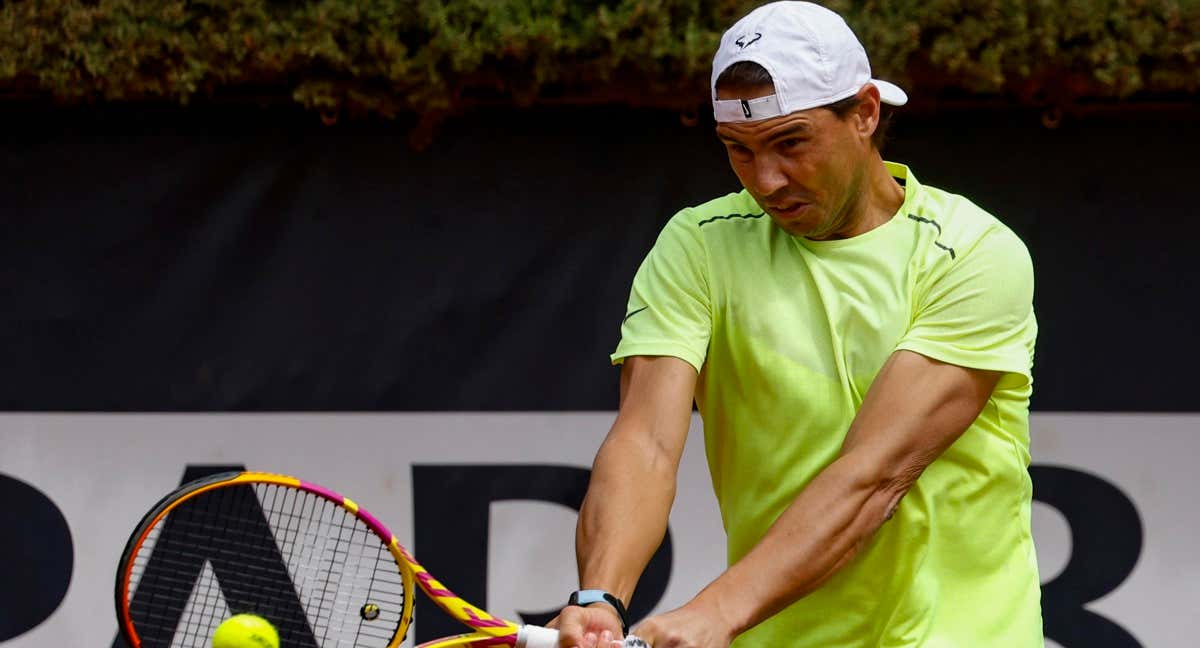 Rafael Nadal durante una sesión de entrenamiento en Roma./EFE