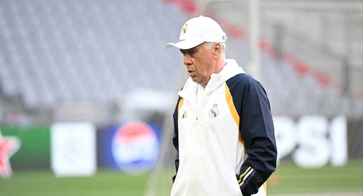 Ancelotti, entrenando en el Allianz Arena./Reuters