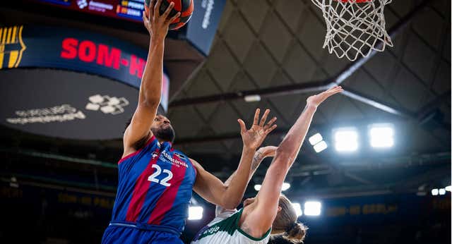 El Barça cede ante el Unicaja Málaga y deja en el aire la tercera plaza de la Liga Endesa